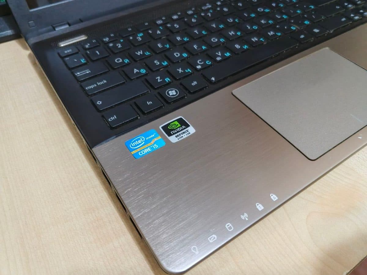 ASUS K55VD 15,6"/ CORE i5-3210M/ 8GB DDR3/ 240GB SSD/ GeForce 610M 2GB